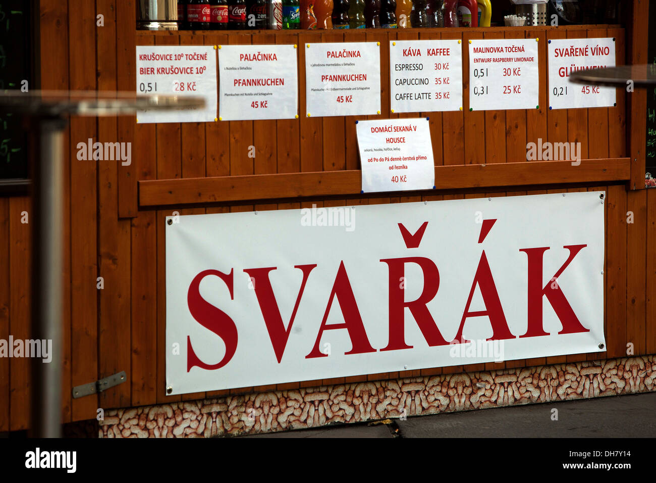Vente de décrochage, vin chaud - svarak, Prague, République Tchèque Europe Banque D'Images