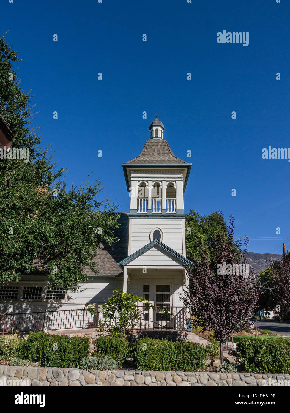 Détail de beffroi de la première église à Ojai, en Californie. Construit à l'origine par une congrégation presbytérienne. Banque D'Images