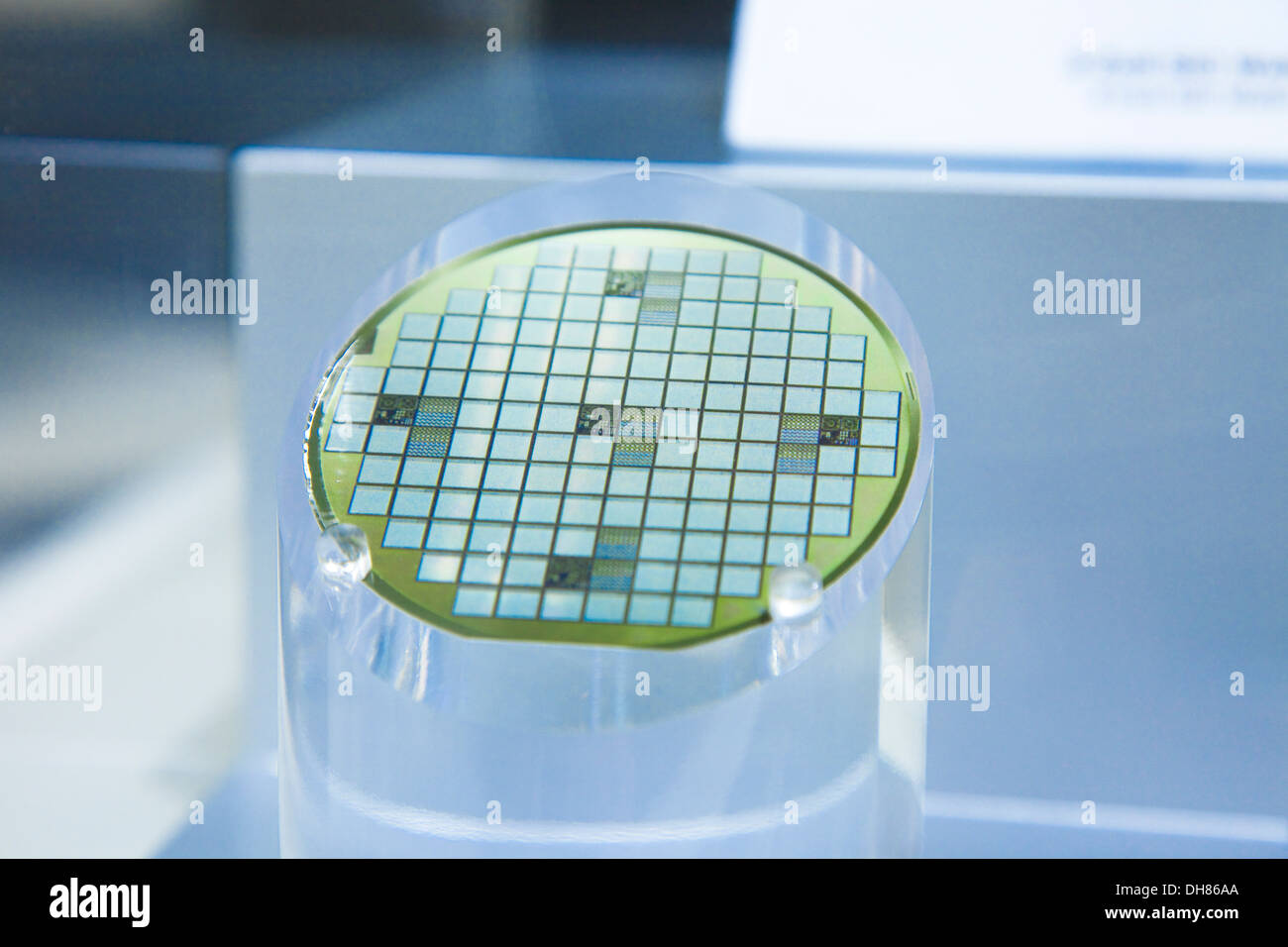 Présentation d'une puce de silicium (wafer) MOSFET SIC Banque D'Images