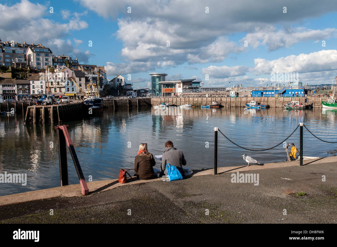 Fish and chips,voile, Brixham, flotte de pêche.les poissons, marché, flotte, fishingboat, mer, pêcheur, trawler, moderne, port, pêche, c Banque D'Images