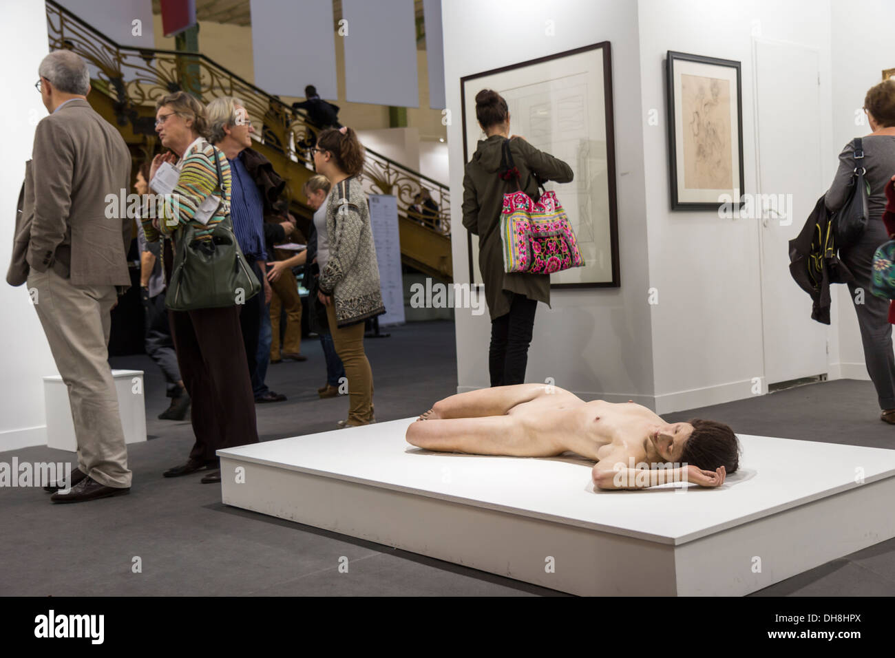 Lisa (2006) Sculpture de John de Andrea à la FIAC 2013 (foire d'art contemporain) au Grand Palais à Paris, France Banque D'Images