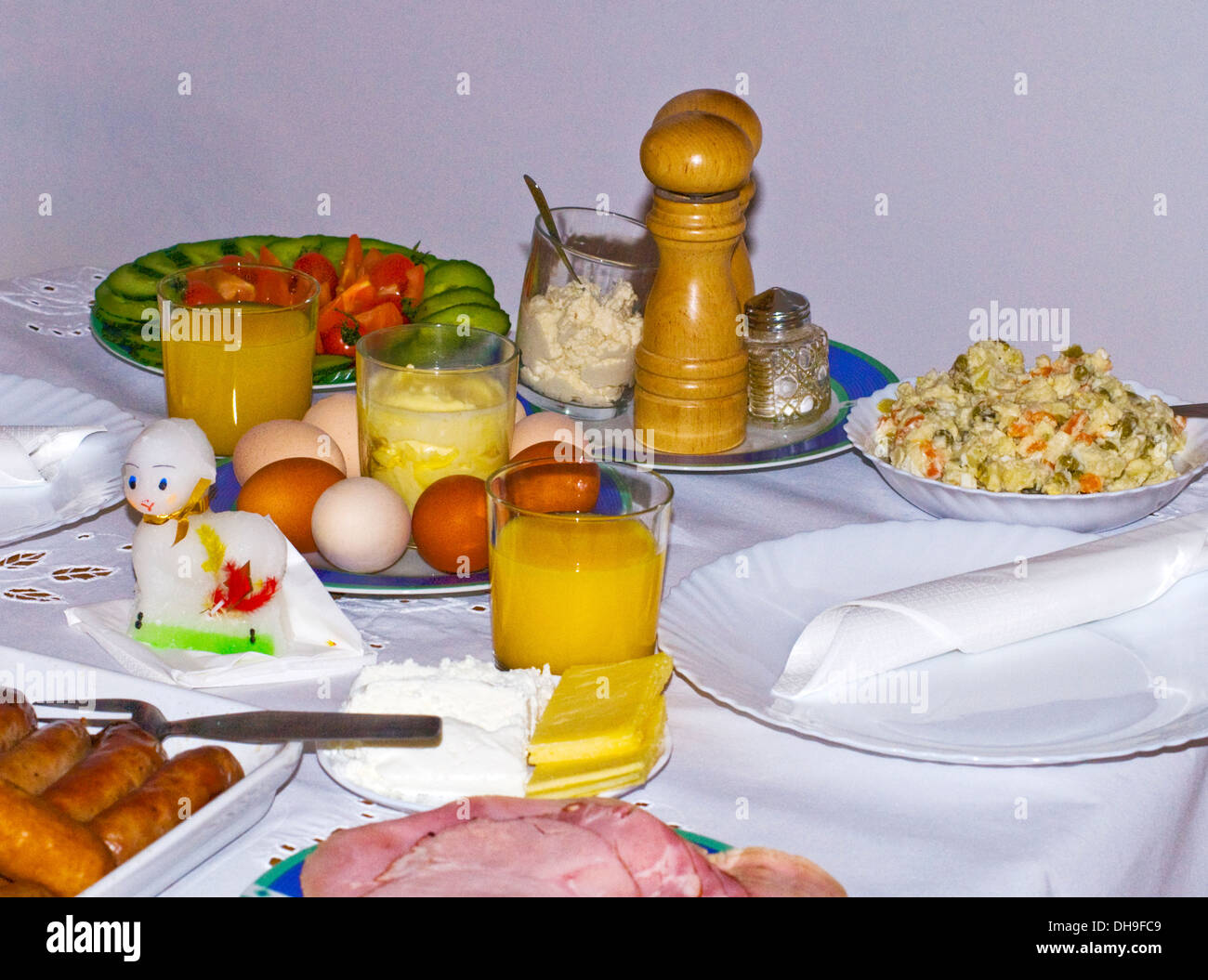 Petit-déjeuner de Pâques sur la table, la cuisine de style européen, Banque D'Images