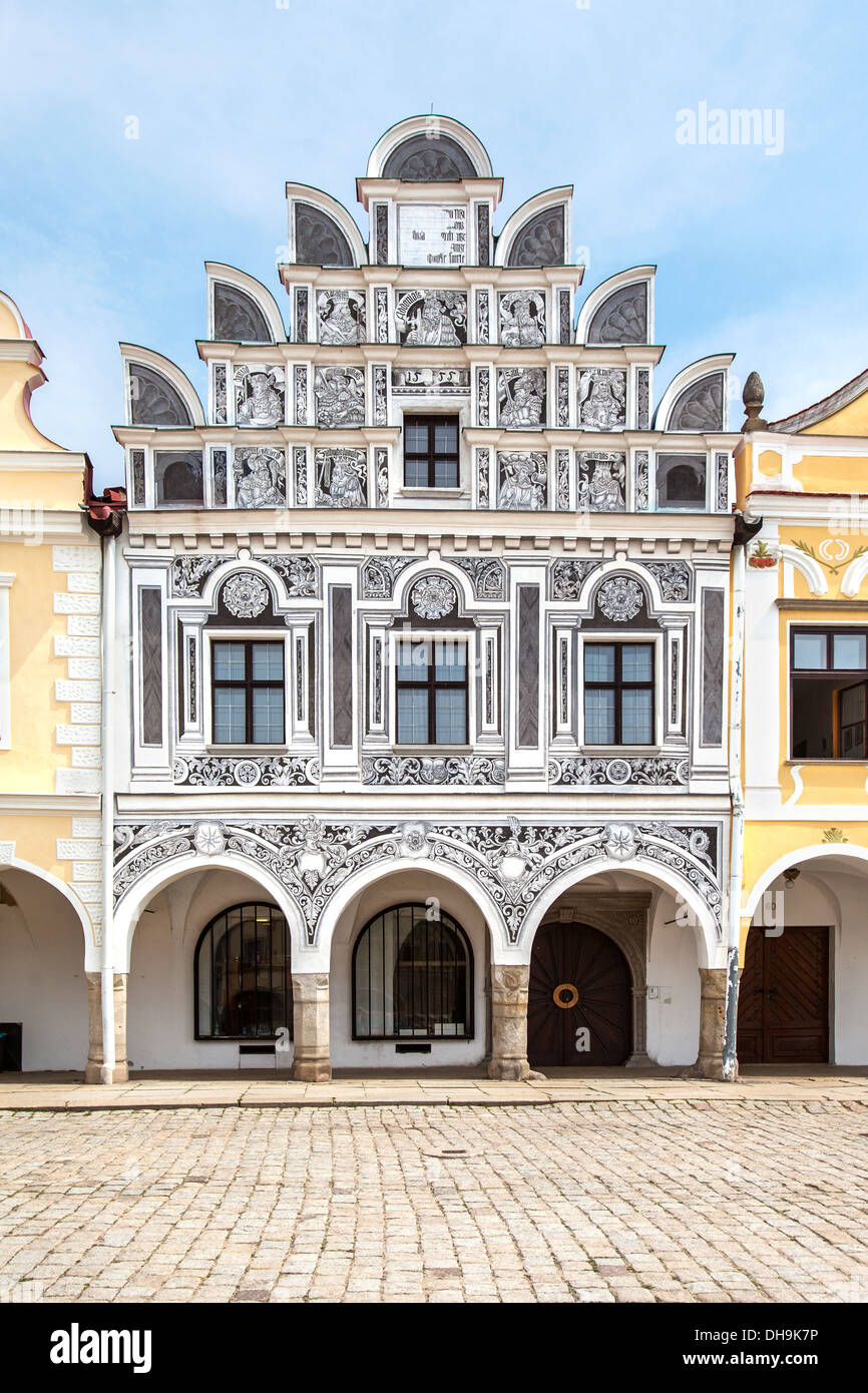 L'un d'une façade maisons Renaissance sur la place principale de Telc, République tchèque ville Unesco Banque D'Images