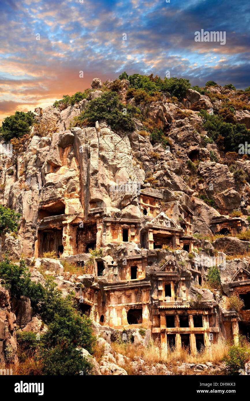 L'ancienne ville Lycienne tombes Coupe de roche de Myra, en Anatolie, Turquie. Banque D'Images