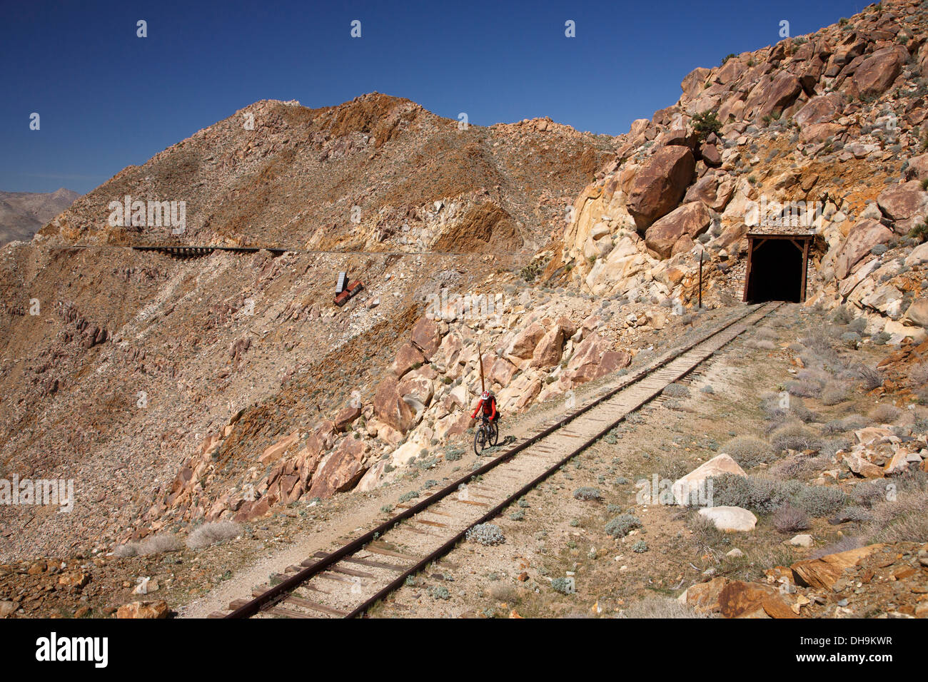 Randonnée cycliste le Carrizo Gorge Railroad Track, Anza-Borrego Desert State Park, Californie. Banque D'Images