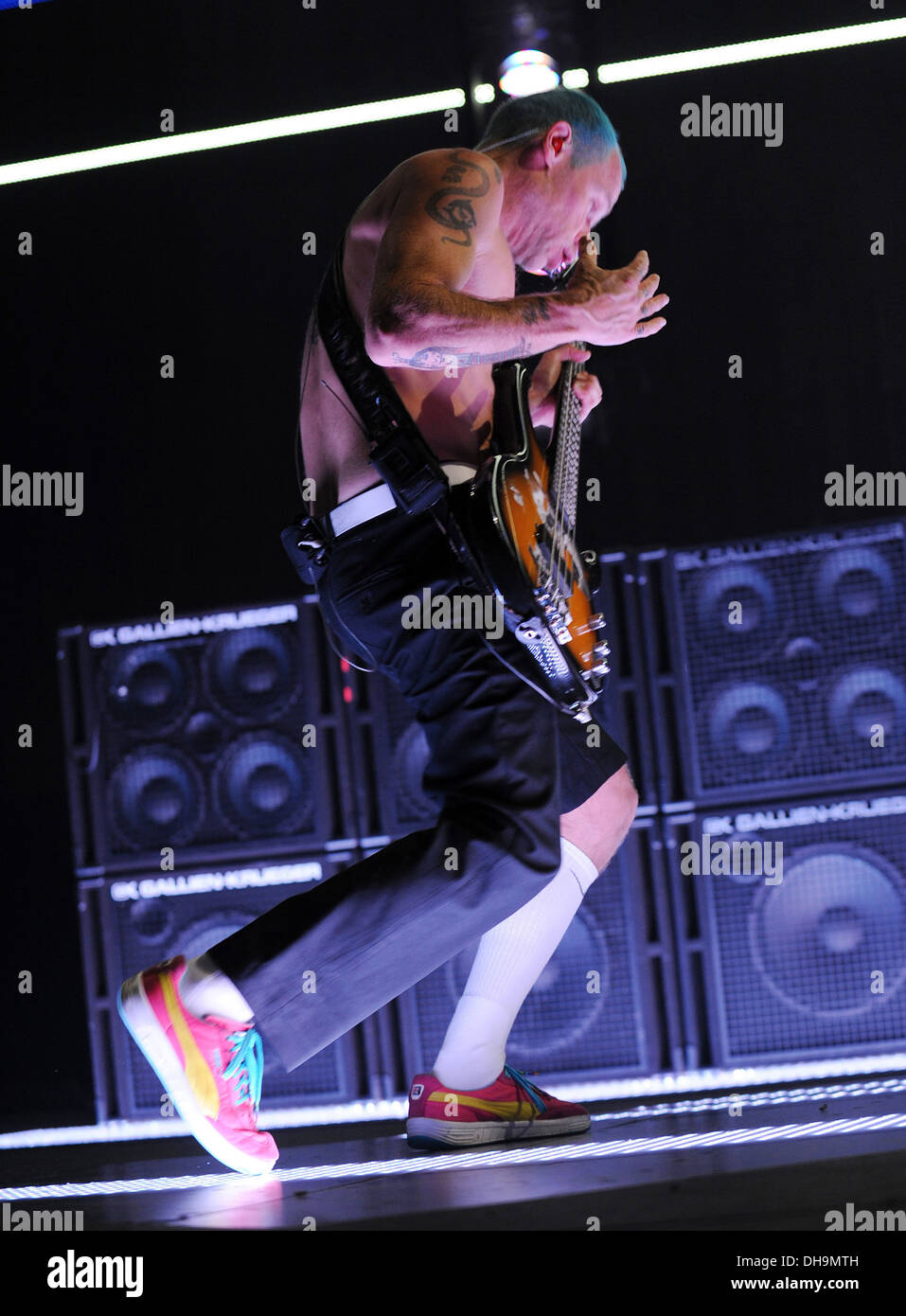 Flea des Red Hot Chili Peppers à la Bank Atlantic Center Lever du soleil,Floride - 02.04.12 Banque D'Images