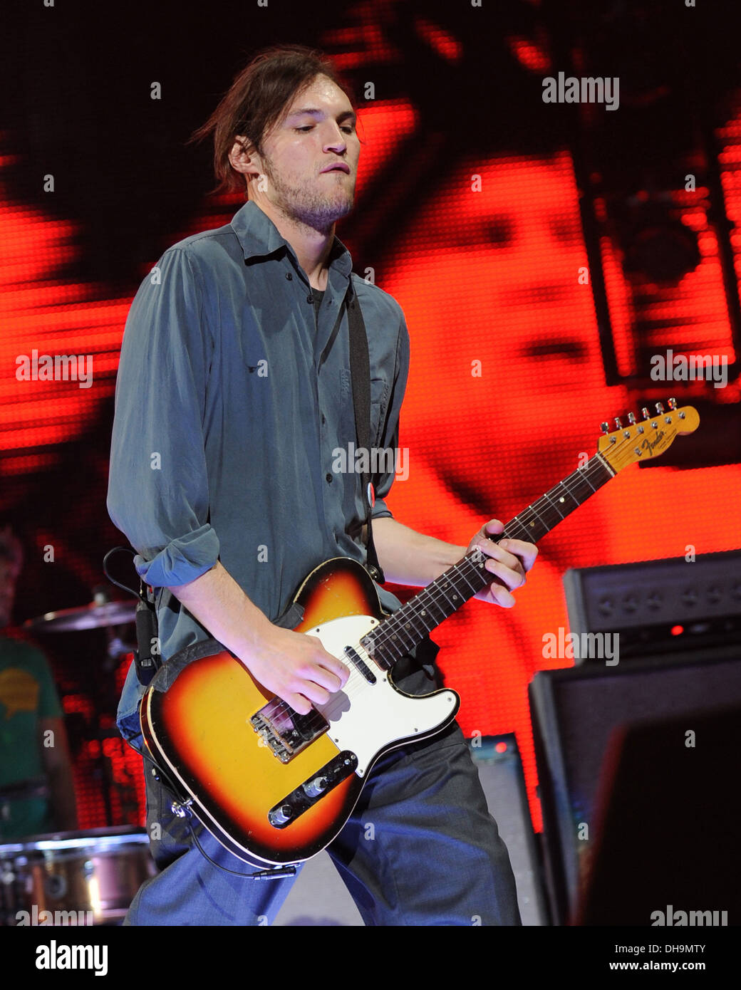 Josh Klinghoffer Red Hot Chili Peppers effectuant à Bank Atlantic Center Lever du soleil,Floride - 02.04.12 Banque D'Images