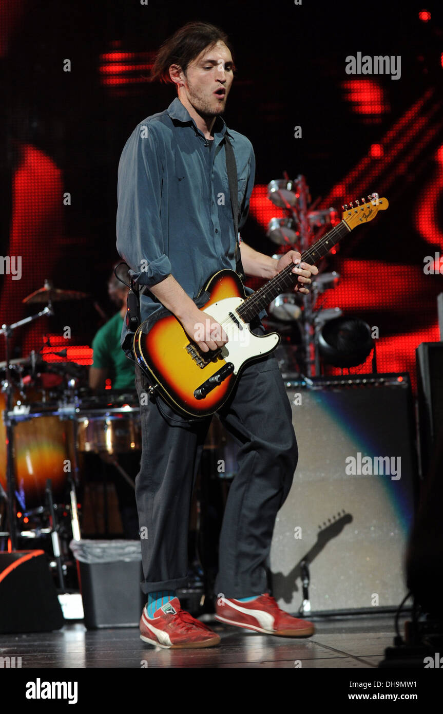 Josh Klinghoffer Red Hot Chili Peppers effectuant à Bank Atlantic Center Lever du soleil,Floride - 02.04.12 Banque D'Images