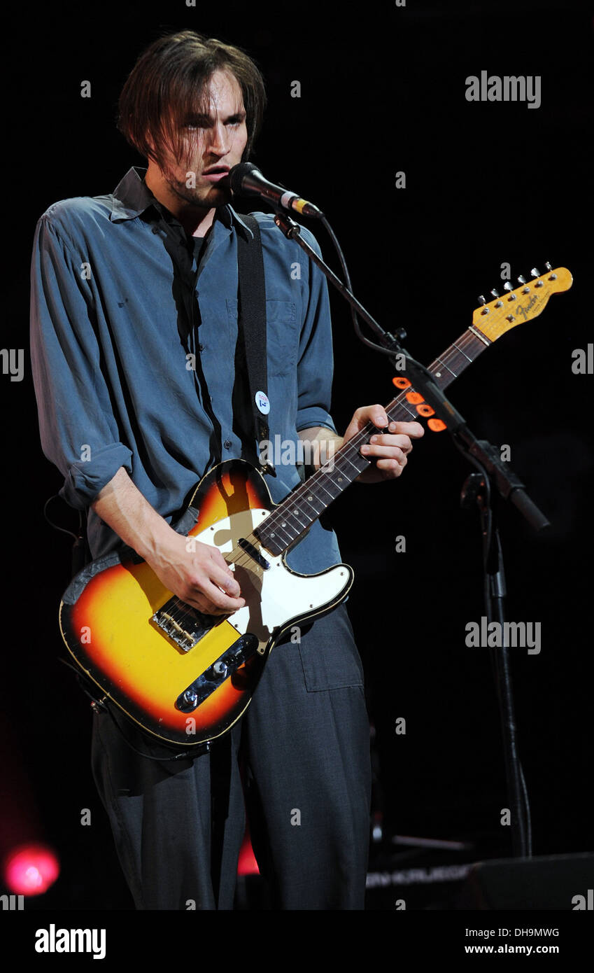 Josh Klinghoffer Red Hot Chili Peppers effectuant à Bank Atlantic Center Lever du soleil,Floride - 02.04.12 Banque D'Images