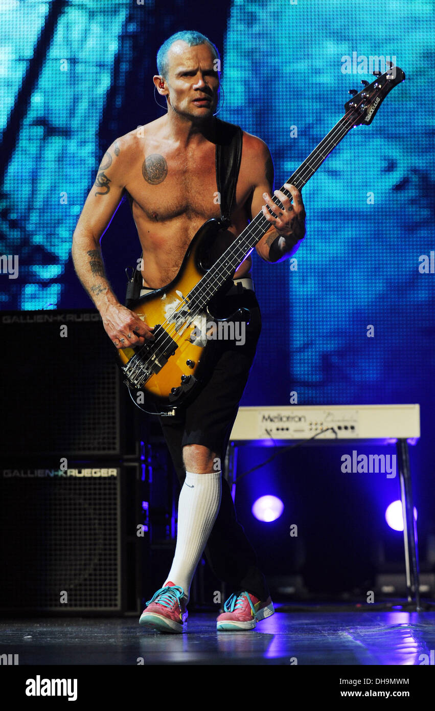 Flea des Red Hot Chili Peppers à la Bank Atlantic Center Lever du soleil,Floride - 02.04.12 Banque D'Images