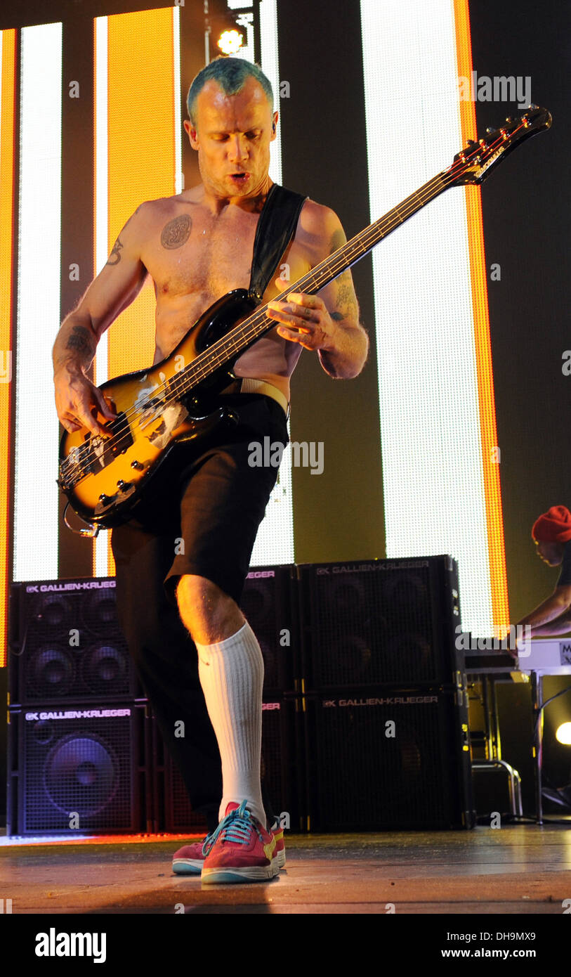 Flea des Red Hot Chili Peppers à la Bank Atlantic Center Lever du soleil,Floride - 02.04.12 Banque D'Images