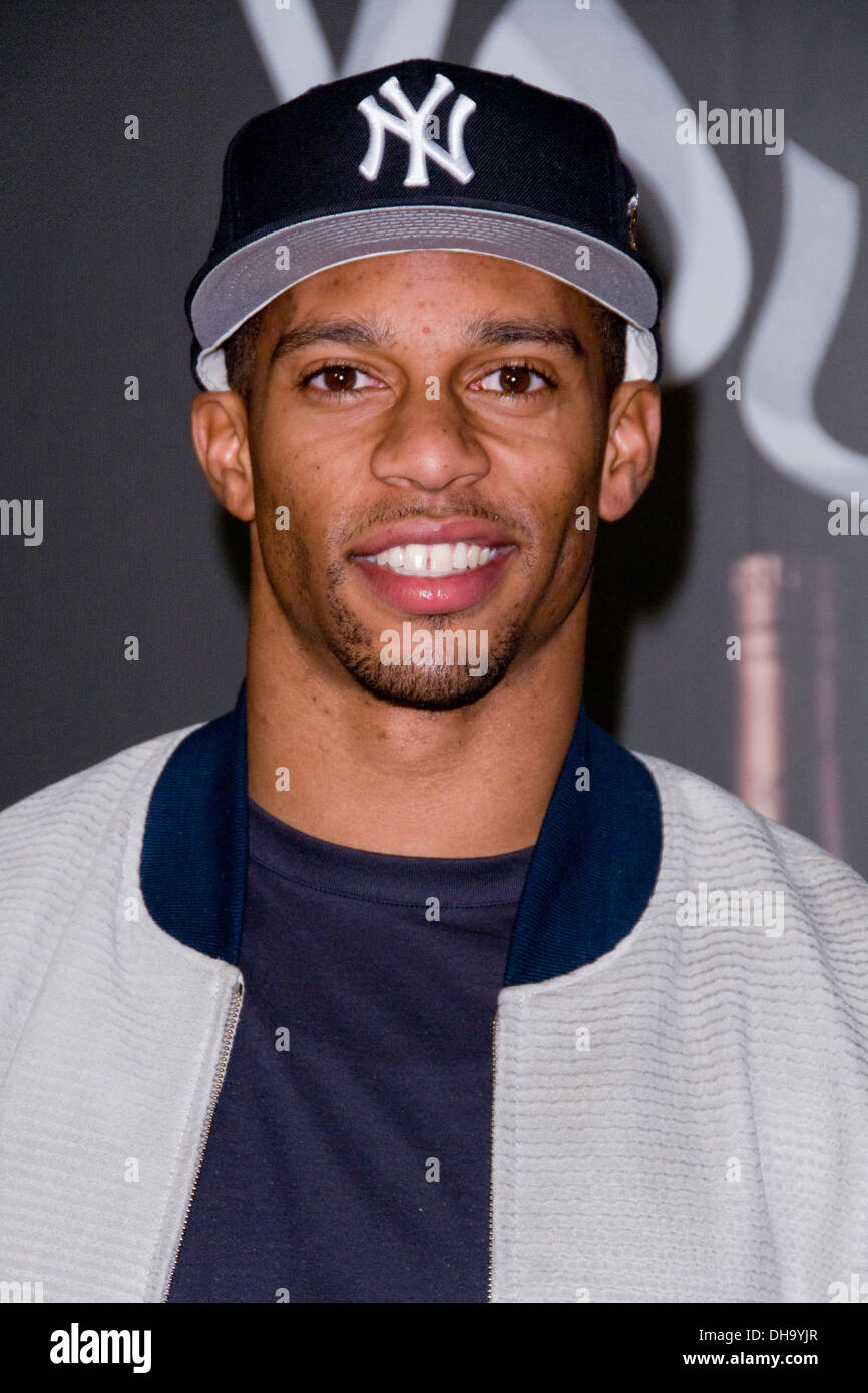Victor Cruz Hennessy 'lapin sauvage' de l'événement de lancement de la campagne à Highline Studios - Arrivées New York City USA - 05.04.12 Banque D'Images Victor Cruz Hennessy 'lapin sauvage' de l'événement de lancement de la campagne à Highline Studios - Arrivées New York City USA - 05.04.12 Banque D'Images
