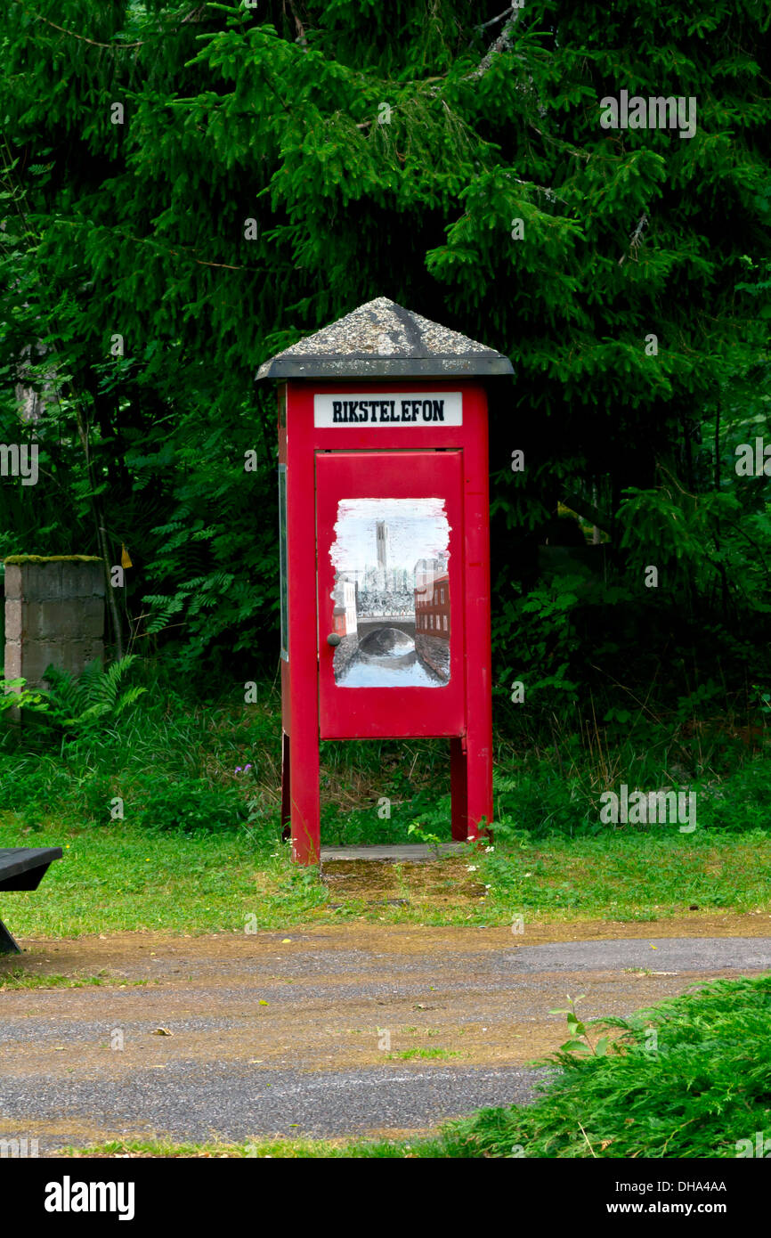 Vieux suédois phone booth Banque D'Images