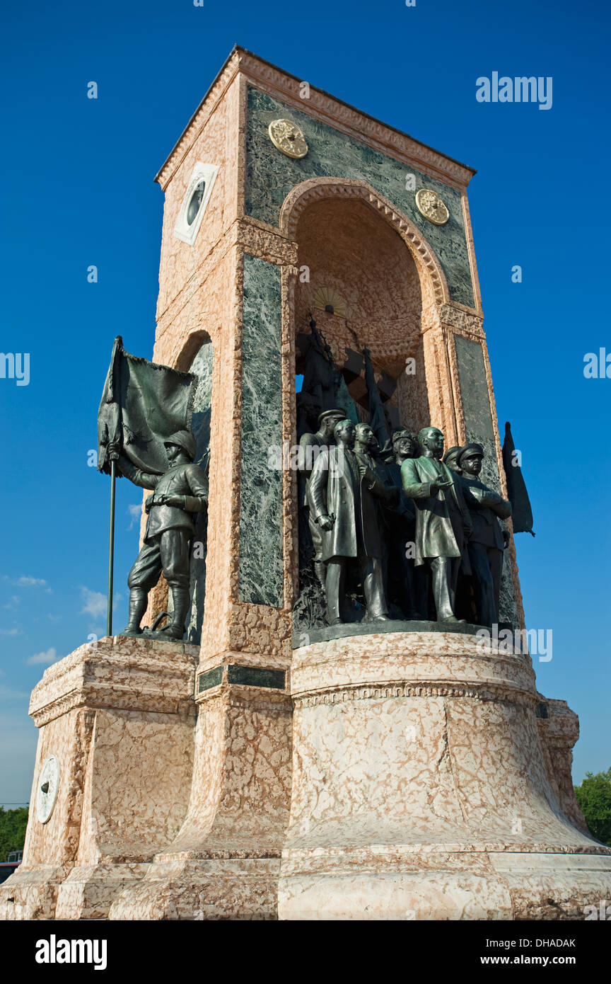 Statue commémorative de Mustafa Kemal, Place Taksim, Istanbul, Turquie Banque D'Images