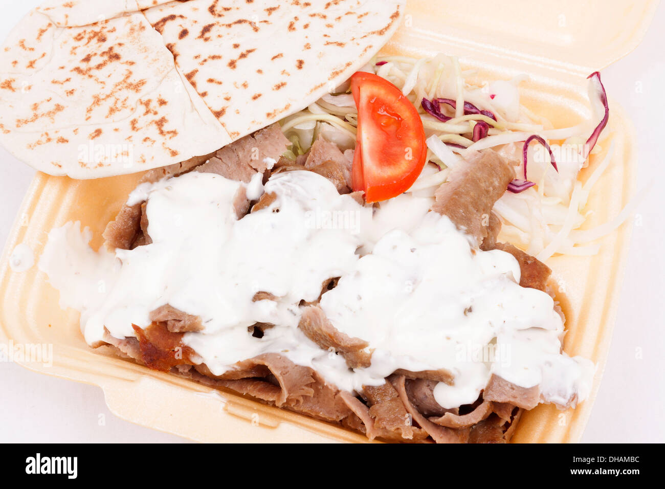 Emporter döner kebab isolé sur fond blanc Banque D'Images