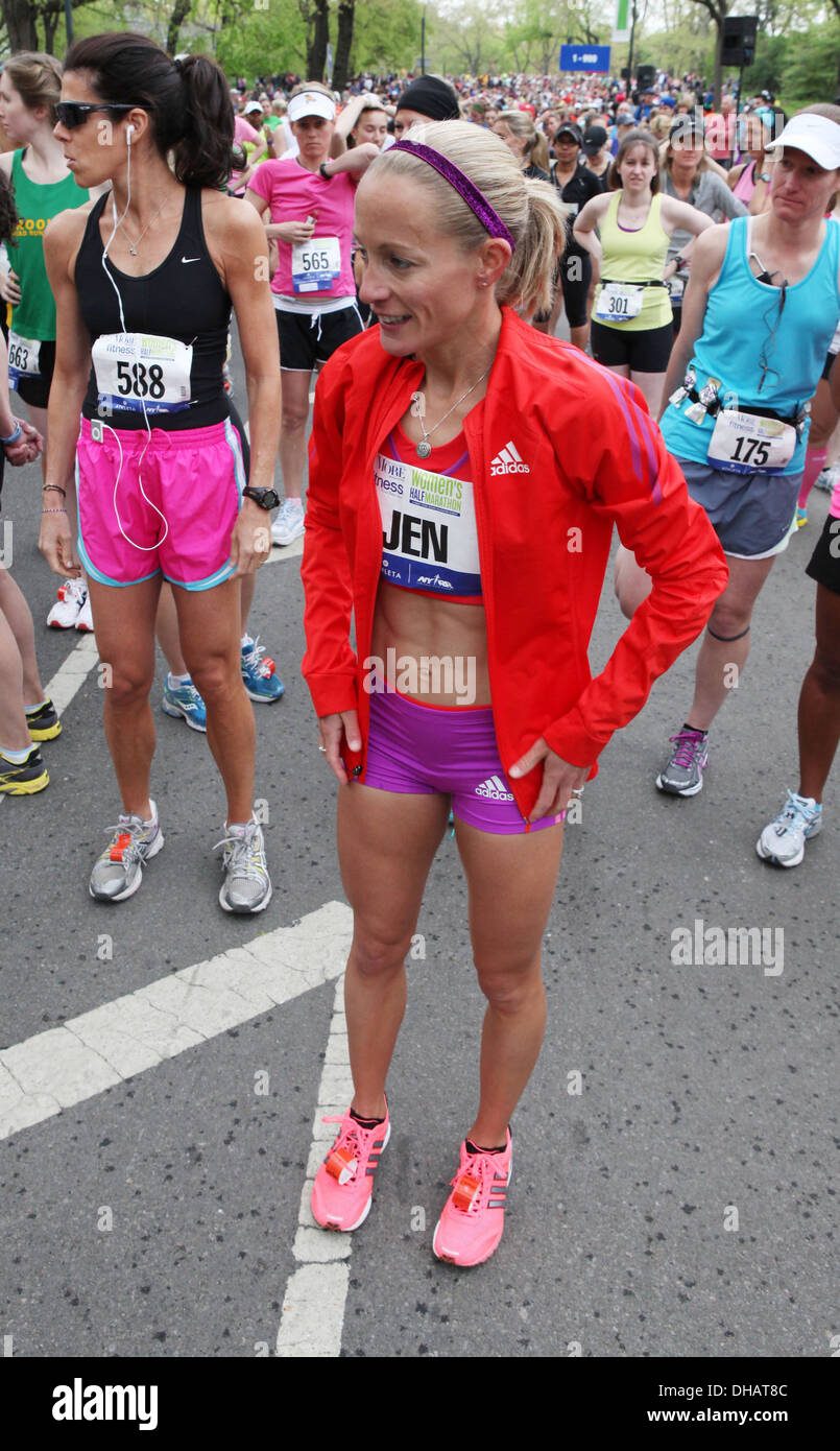 Jen Rhines 9e Plus Magazine Magazine de Fitness / Demi-marathon femmes à Central Park à New York City USA - 14.04.12 Banque D'Images