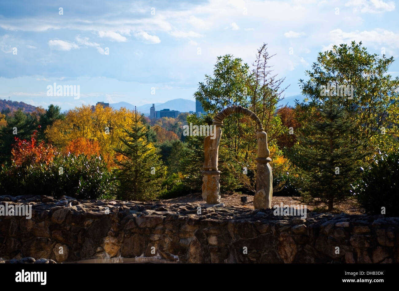 Au-dessus de la sculpture Zen spa du Grove Park Inn Asheville en Caroline du Nord aux couleurs de l'automne Banque D'Images