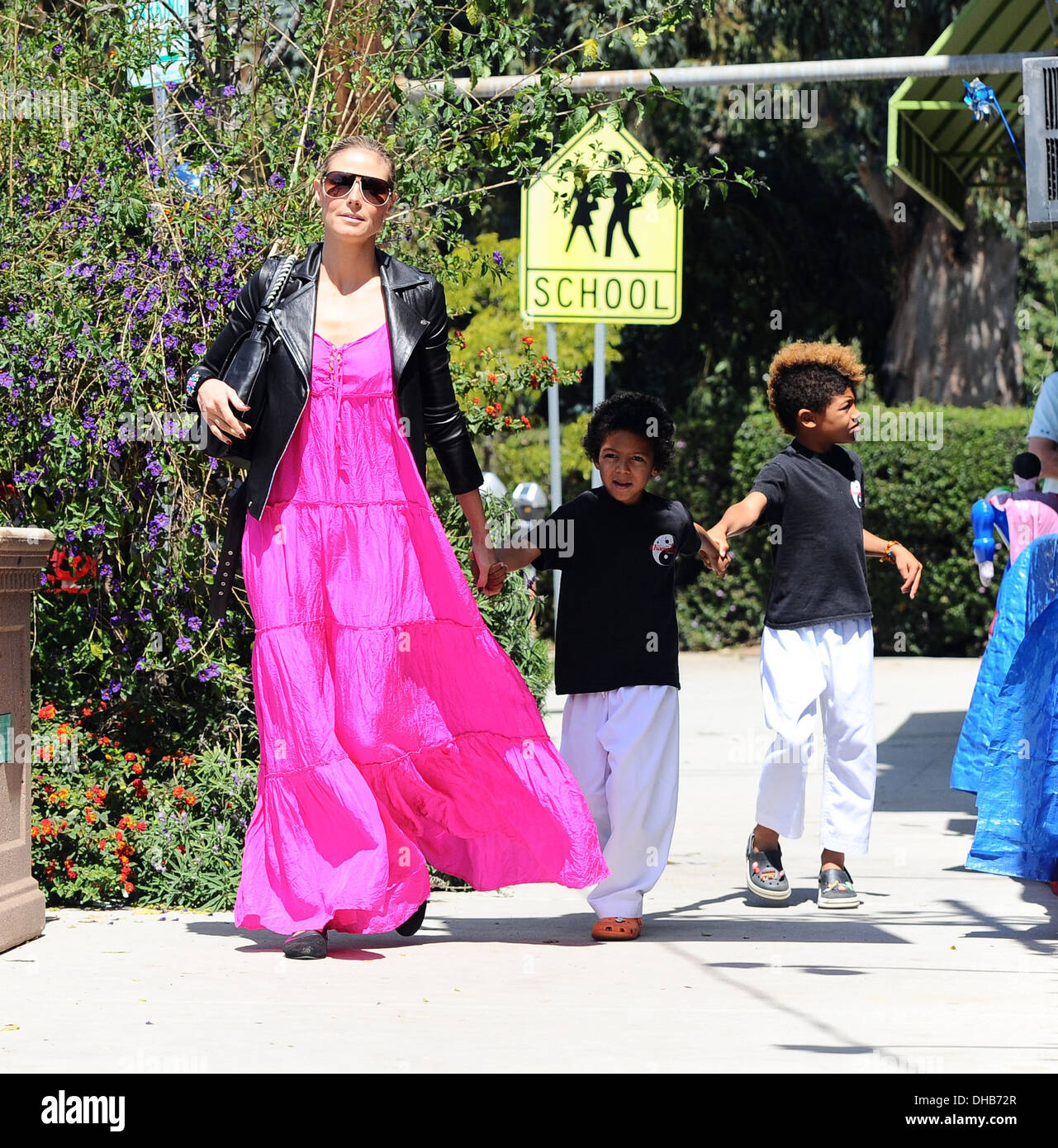 Heidi Klum et fils Laurent Samuel et Henry Samuel en dehors d'une classe de karaté à Brentwood Los Angeles Californie - 07.04.12 Banque D'Images