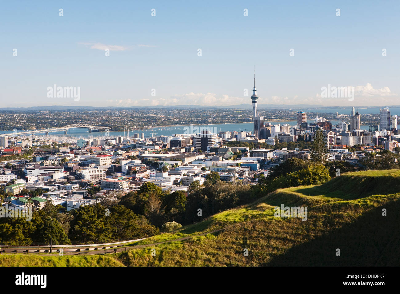 Vue de la ville d'Auckland et la Sky Tower de Mt. Eden, Auckland, Nouvelle-Zélande Banque D'Images