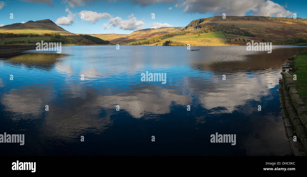 Vue panoramique de réservoir Dovestones Banque D'Images