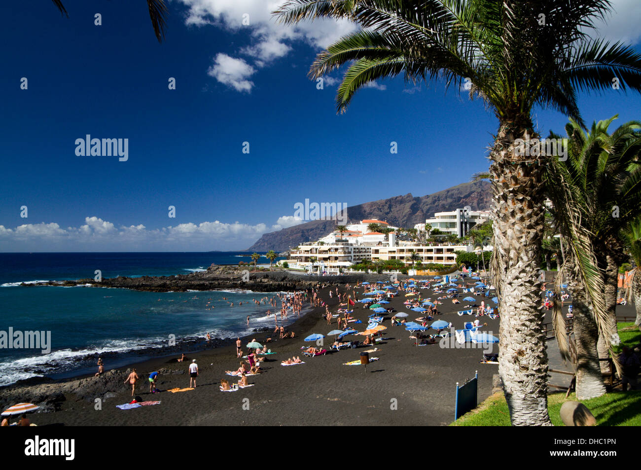 Plage de sable noir, Playa Arena, Tenerife, Canaries, Espagne. Banque D'Images