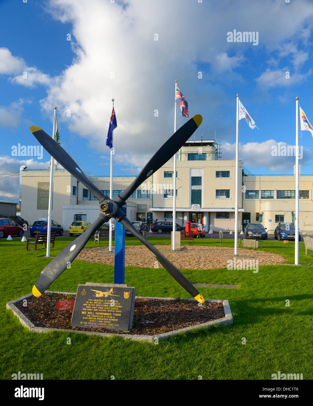 L'Art Déco terminal à l'aéroport de Shoreham à memorial, britannique et du Commonwealth aviateurs alliés, West Sussex, UK Banque D'Images
