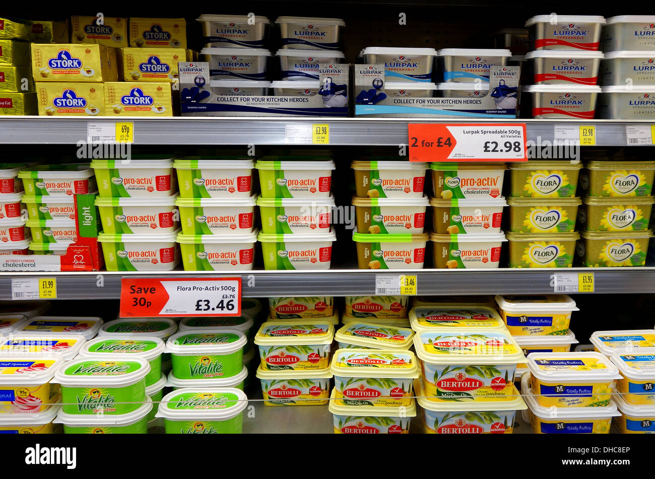 Chaque carton de beurre et margarine dans un supermarché Banque D'Images