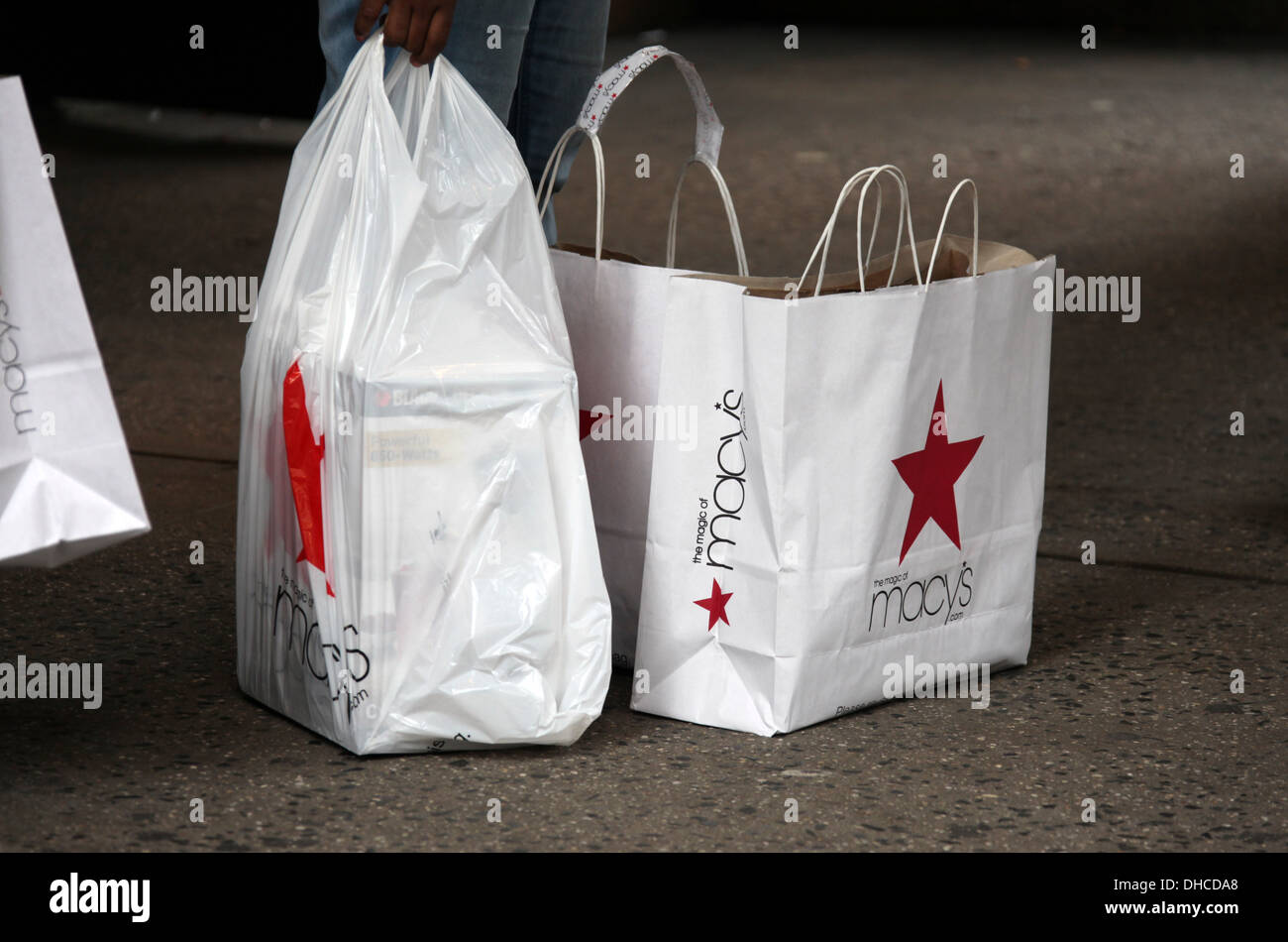 Macys shopping bag Banque de photographies et d'images à haute résolution -  Alamy