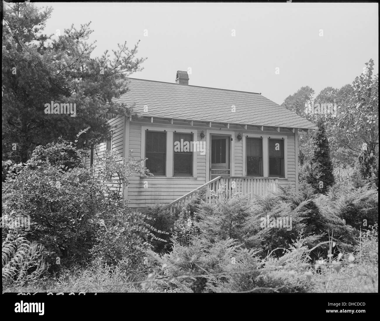Un cabinet de médecin situé à environ trois kilomètres de la mine Belva de la Kentucky Straight Creek Coal Company répond aux besoins de santé des travailleurs et de leurs familles. L'image illustre le lien entre les communautés minières et les services essentiels au début du XXe siècle. Banque D'Images
