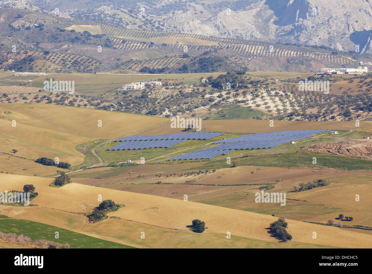 La plate-forme de l'énergie solaire près de Colmenar ; la province de Malaga, Andalousie, Espagne Banque D'Images