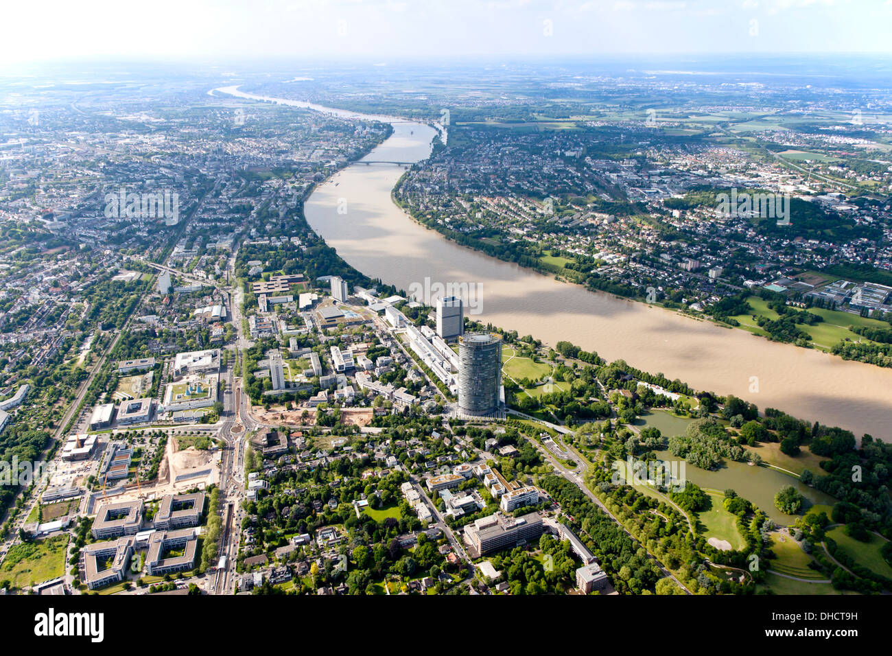 Allemagne, Berlin, Bonn, en vue de la ville avec Posttower à Rhin, aerial photo Banque D'Images