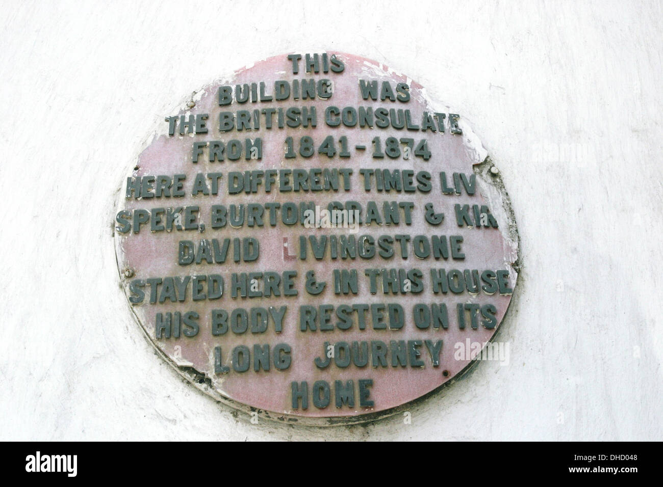 ZANZIBAR Plaque sur l'ancien Consulat britannique à Stone Town records certains explorateurs célèbres qui y séjourna notamment Livingstone Banque D'Images