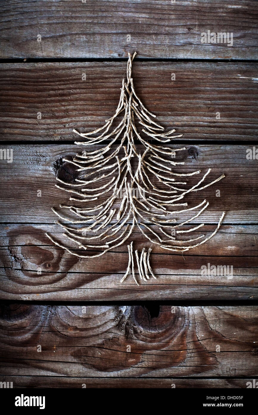 Arbre de Noël sur fond de bois Banque D'Images
