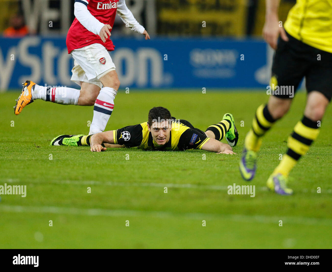 Dortmund, Allemagne. 6e novembre 2013. Ligue des Champions , Journée 4 , Borussia Dortmund - Arsenal FC 0-1 Signal-Iduna Park à Dortmund , 06 novembre 2013, Robert LEWANDOWSKI (BVB) Photo : Norbert Schmidt/Alamy Live News Banque D'Images