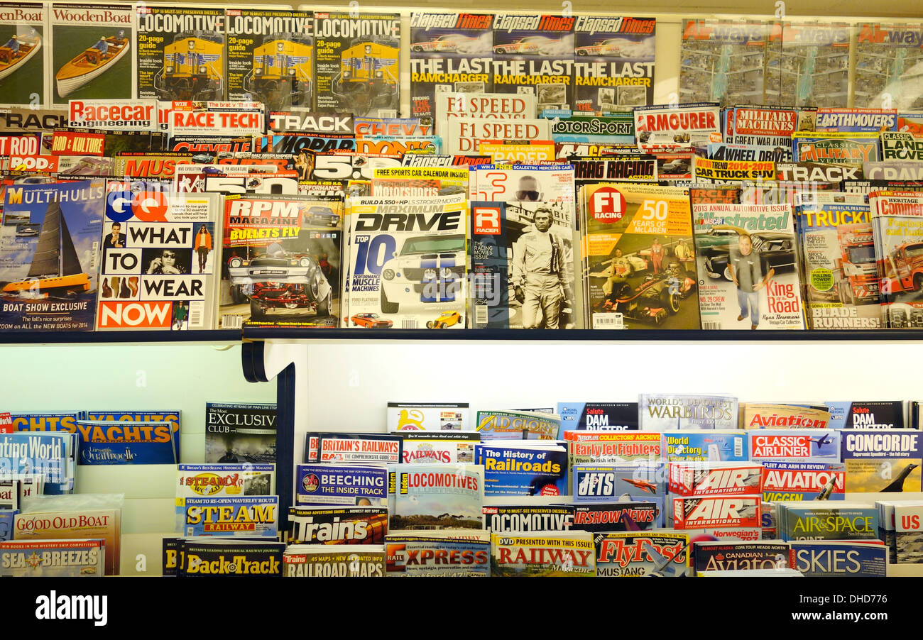 Les magazines canadiens sur une librairie étagère dans Toronto, Canada Banque D'Images