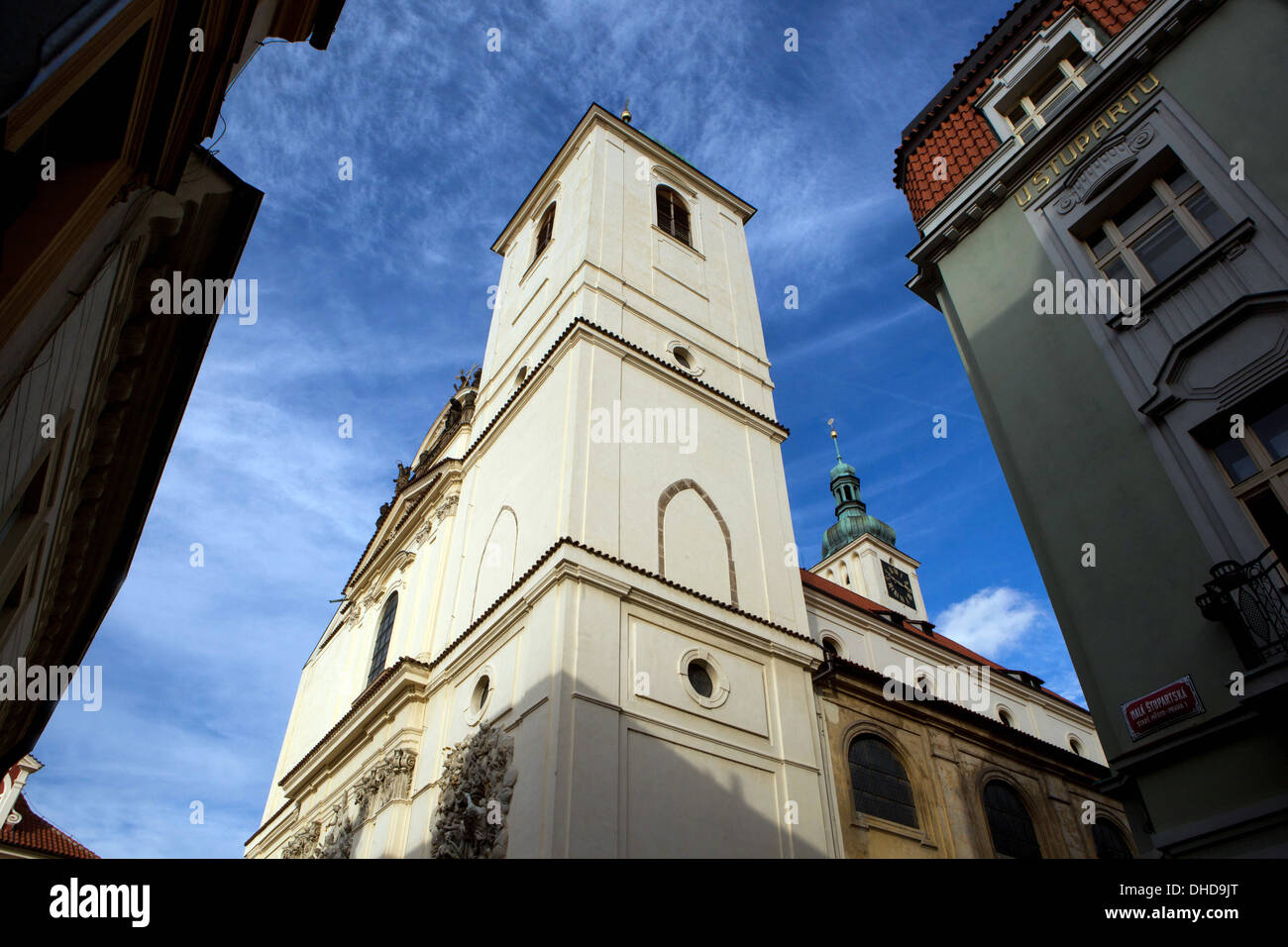 Basilique de St James Church la plus grande, dans la vieille ville de Prague République Tchèque Banque D'Images