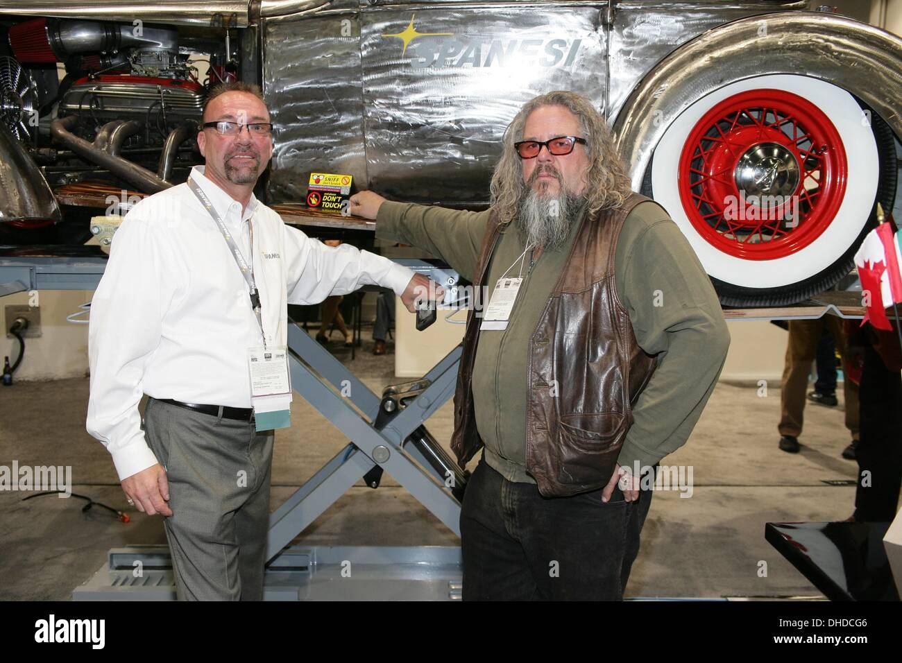 Las Vegas, NV, USA. Nov 6, 2013. Tim Morgan, Mark Boone Junior dans la participation pour 2013 SEMA Show - MON, Las Vegas Convention Center, Las Vegas, NV, le 6 novembre 2013. © James Atoa/Everett Collection/Alamy Live News Banque D'Images