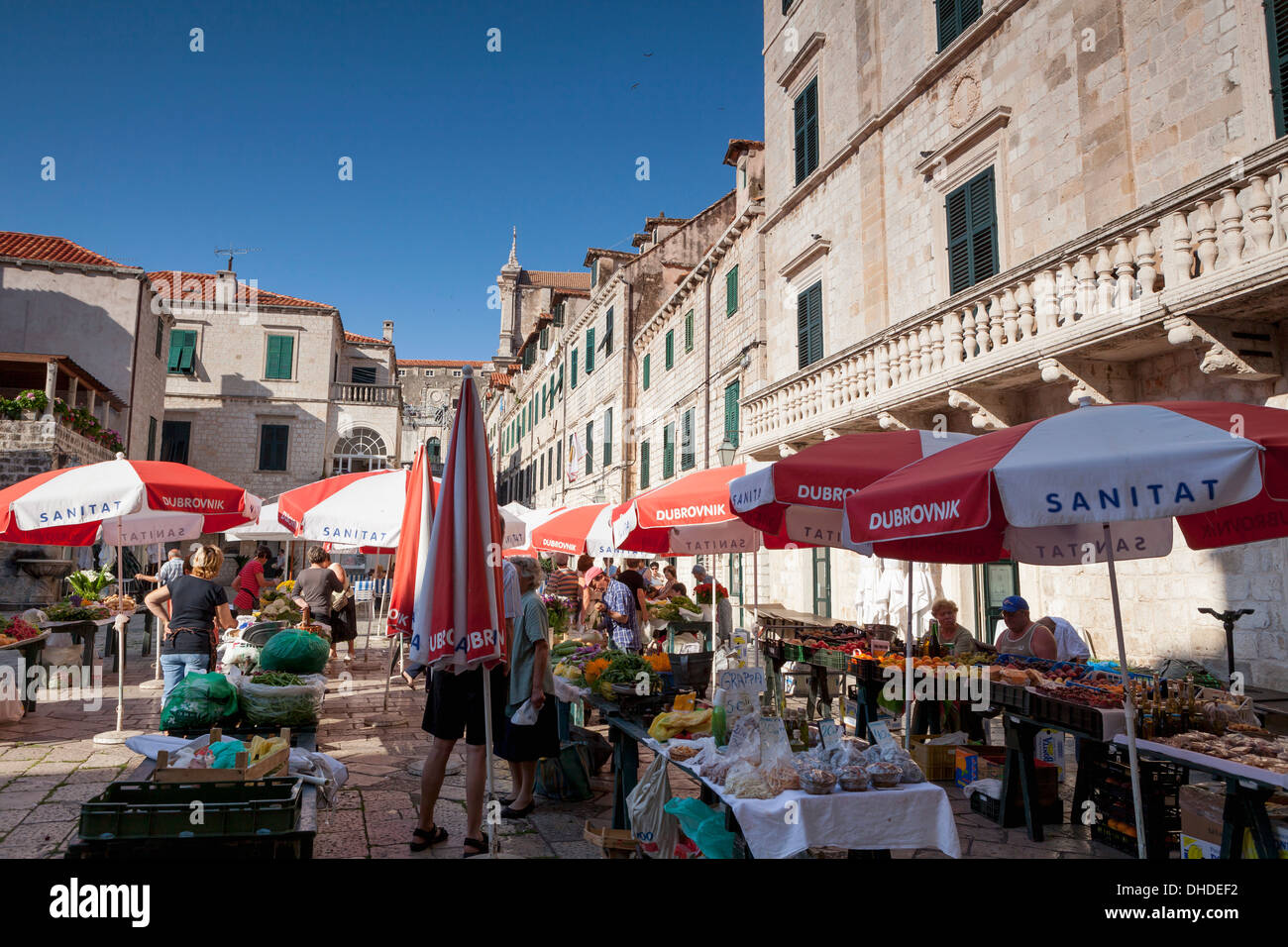 La place Gundulic en marché, Dubrovnik, Croatie, Europe Banque D'Images