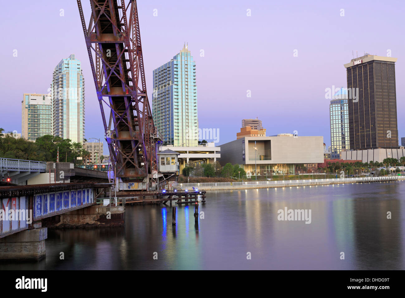 Cass Street et la CSX ponts sur la rivière Hillsborough, Tampa, Floride, États-Unis d'Amérique, Amérique du Nord Banque D'Images