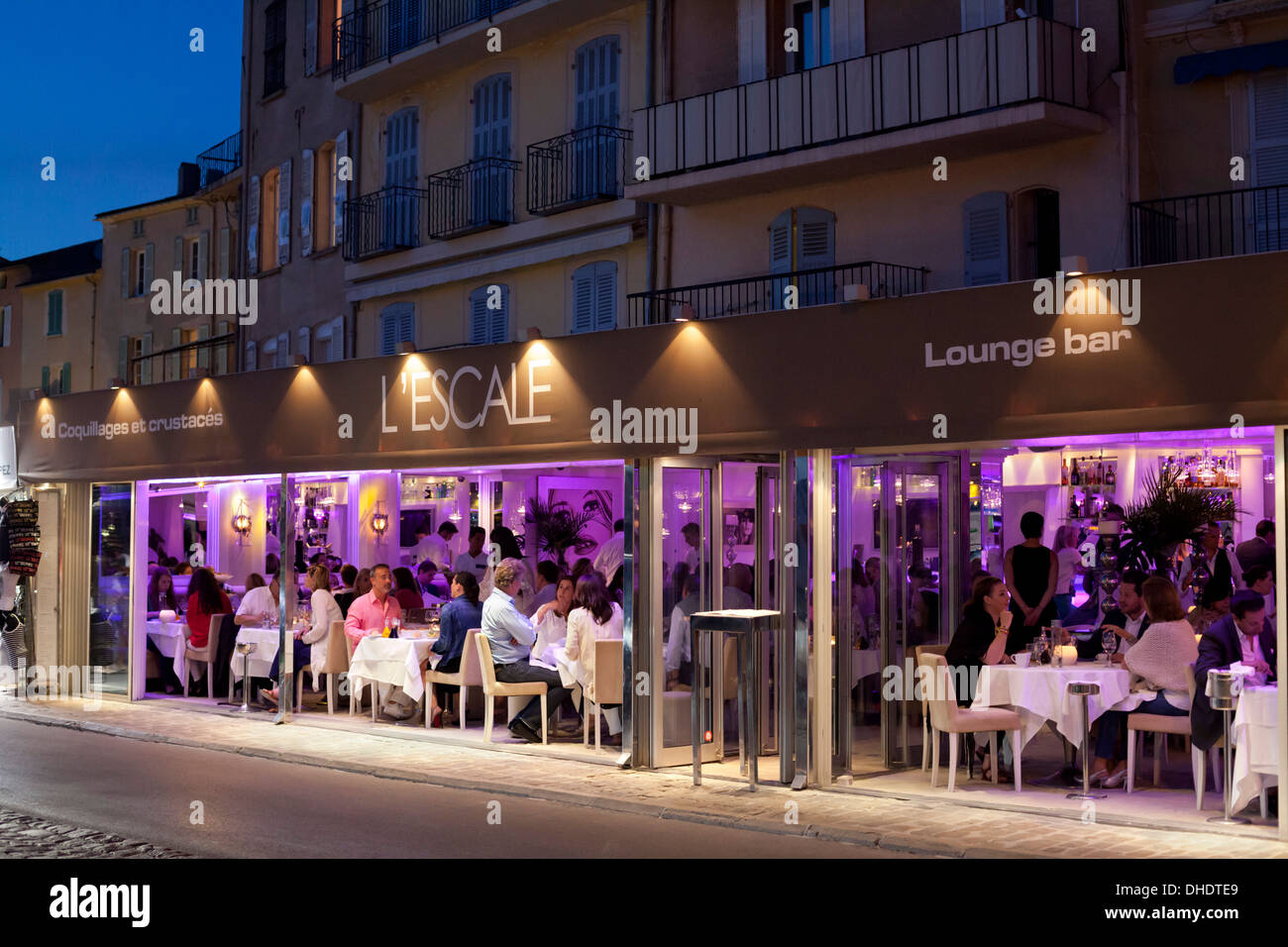 Restaurant L'Escale dans la soirée, Saint-Tropez, Var, Provence-Alpes-Côte d'Azur, Provence, France, Europe Banque D'Images