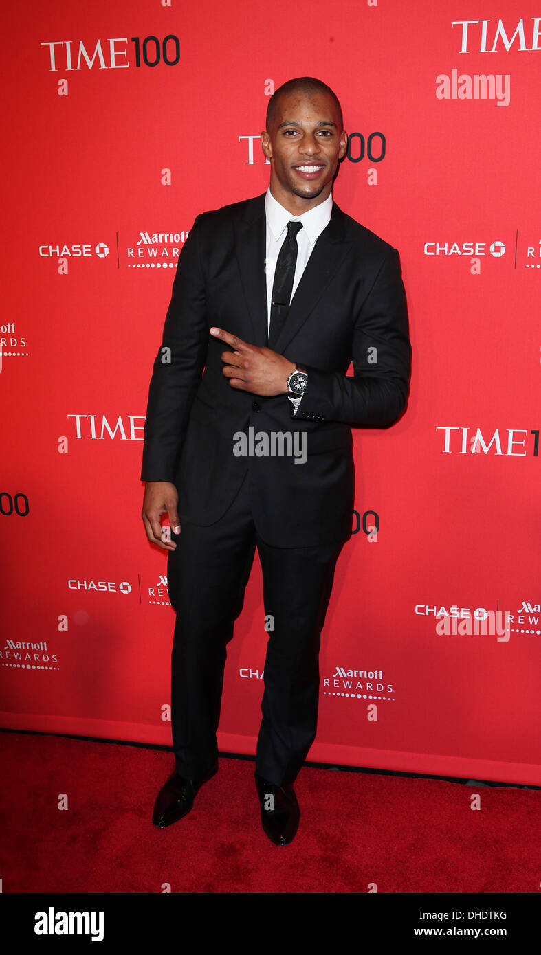 Victor Cruz 100 fois gala tenu à Frederick P. Rose Hall des arrivées à l'intérieur - New York USA - 24.04.12 Banque D'Images Victor Cruz 100 fois gala tenu à Frederick P. Rose Hall des arrivées à l'intérieur - New York USA - 24.04.12 Banque D'Images