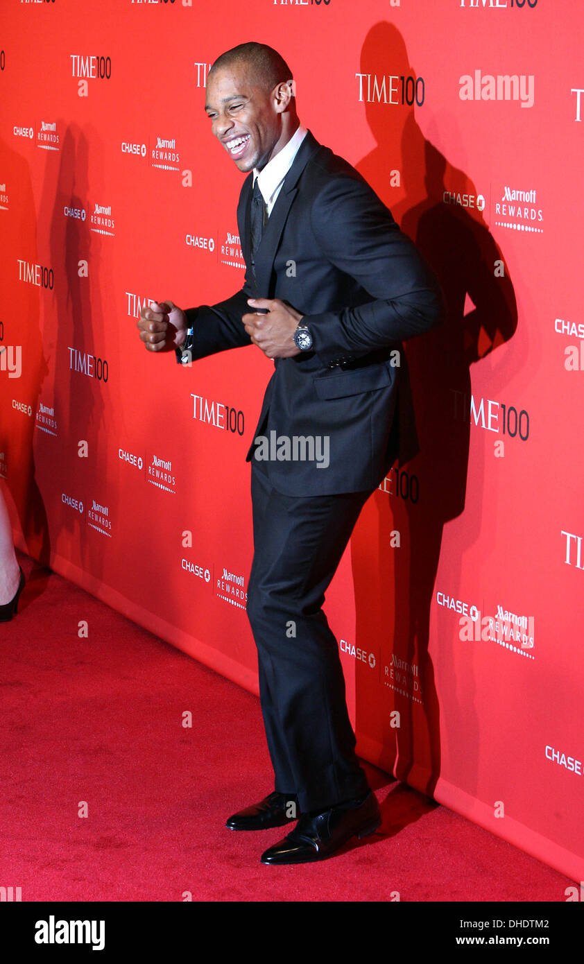 Victor Cruz 100 fois gala tenu à Frederick P. Rose Hall des arrivées à l'intérieur - New York USA - 24.04.12 Banque D'Images Victor Cruz 100 fois gala tenu à Frederick P. Rose Hall des arrivées à l'intérieur - New York USA - 24.04.12 Banque D'Images