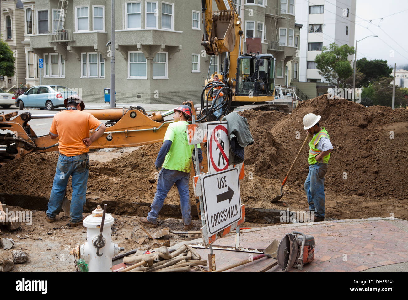 L'eau de la ville de construction remplacement principal - San Francisco, California USA Banque D'Images