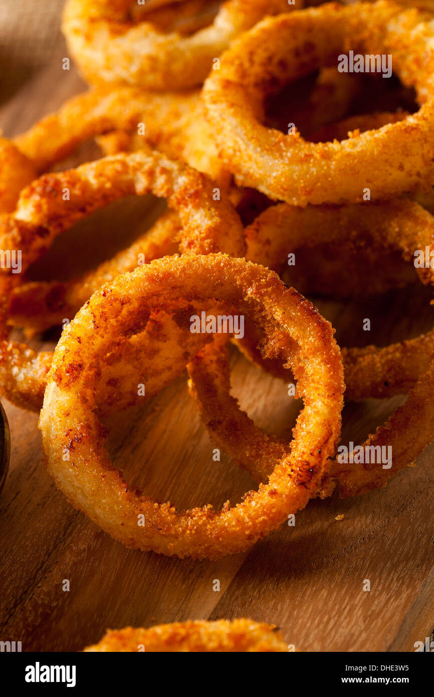 Des Frites croustillantes avec oignon Ketchup Banque D'Images