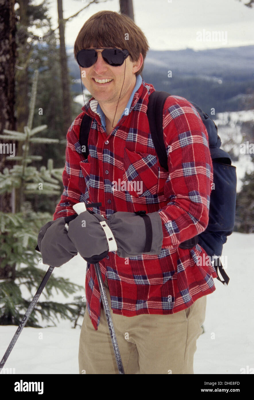 Ikenich skieur près de Sno-parc, forêt nationale de Willamette, Oregon Banque D'Images