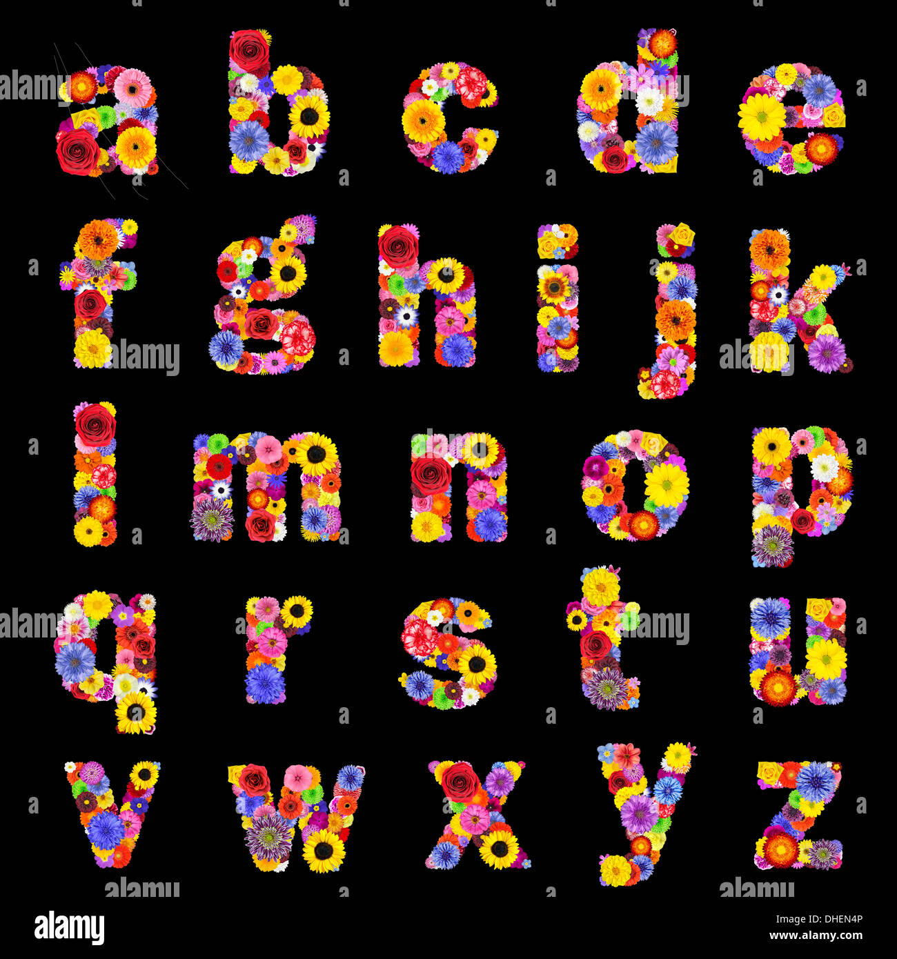 Alphabet Floral plein isolé sur fond noir. Les lettres de A à Z faites de nombreuses fleurs colorées et originales Banque D'Images