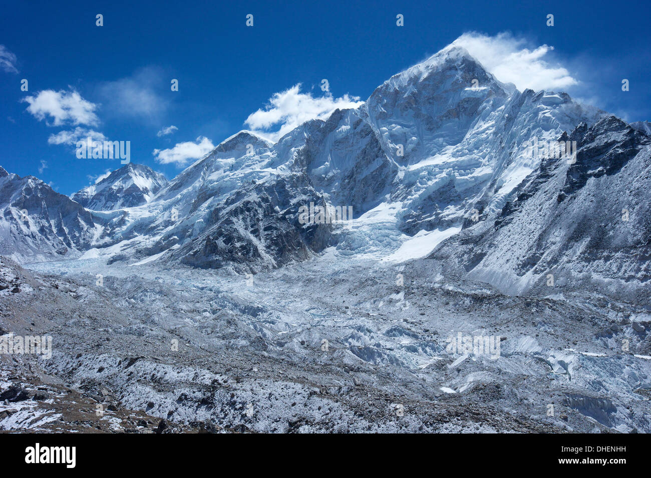 Le glacier de Khumbu avec Changtse, Everest et Nuptse, parc national de Sagarmatha, UNESCO, district de Solukhumbu, Népal, Himalaya Banque D'Images