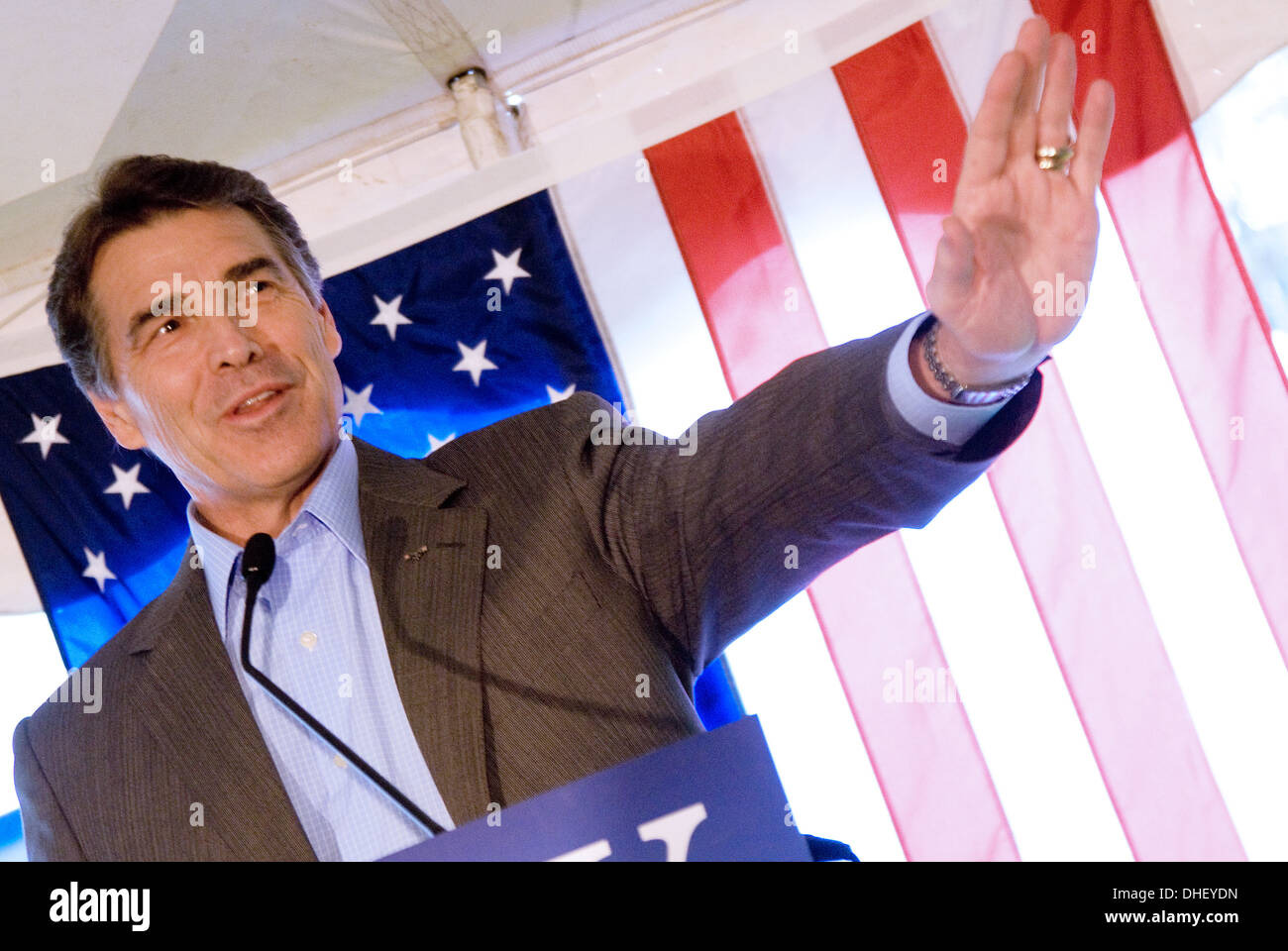 Texas Gov. Rick Perry parle pendant un à Manchester, NH, New Hampshire 2012 au cours de la primaire présidentielle. Banque D'Images Texas Gov. Rick Perry parle pendant un à Manchester, NH, New Hampshire 2012 au cours de la primaire présidentielle. Banque D'Images