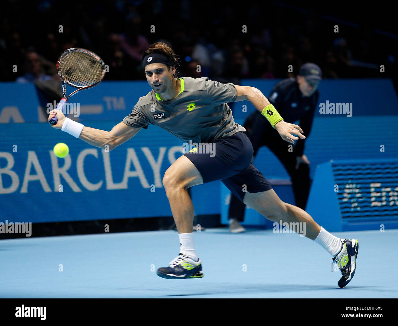 Londres, Royaume-Uni. 05Th Nov, 2013. Stannislas Wawrinka (SUI) bat David Ferrer (ESP) par un score 6-7, 6-4, 6-1 lors de la cinquième journée de la Barclays ATP World Tour finals de l'O2 Arena. Credit : Action Plus Sport/Alamy Live News Banque D'Images