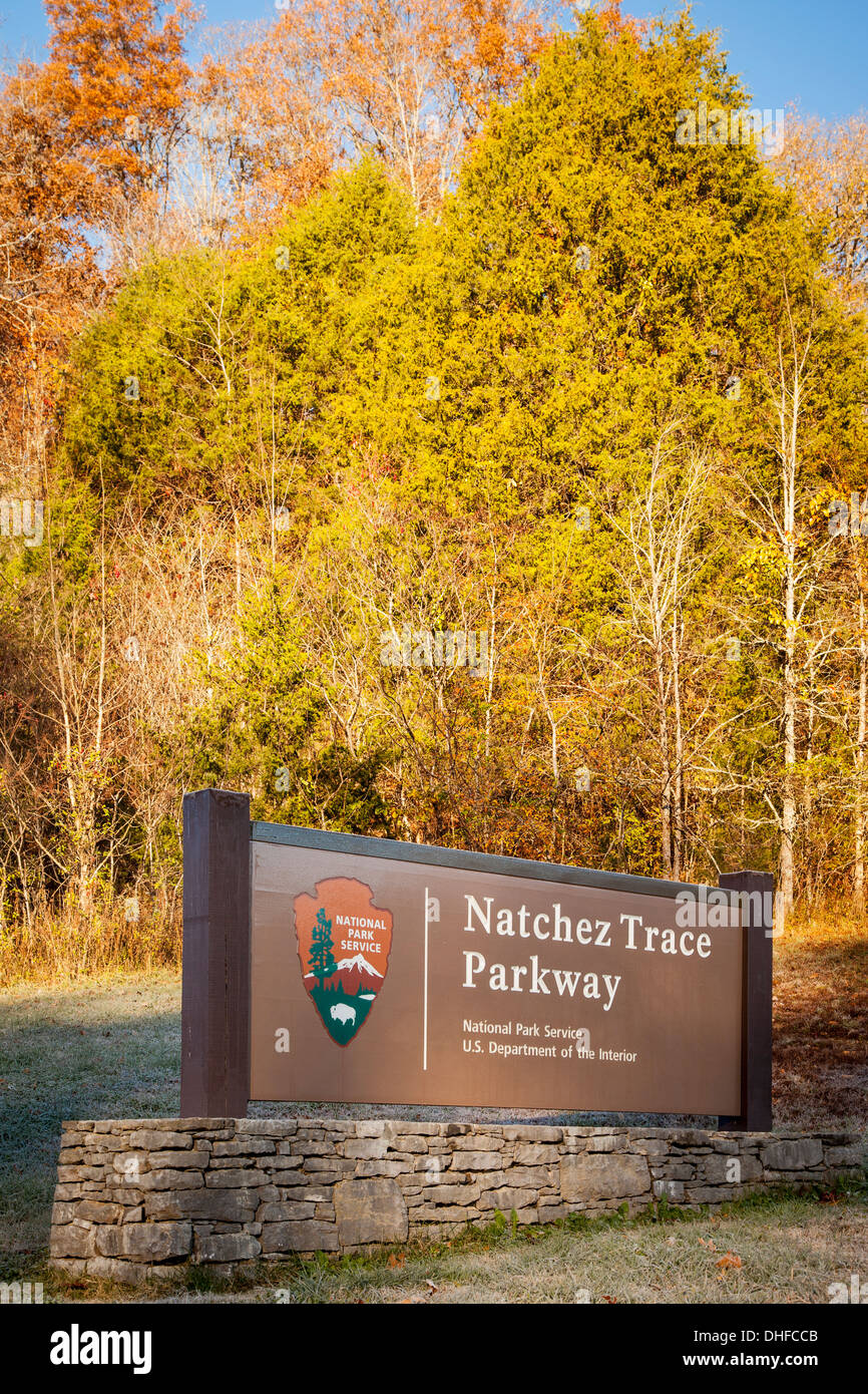 Signer le long de l'historique Natchez Trace Parkway, West Virginia USA Banque D'Images